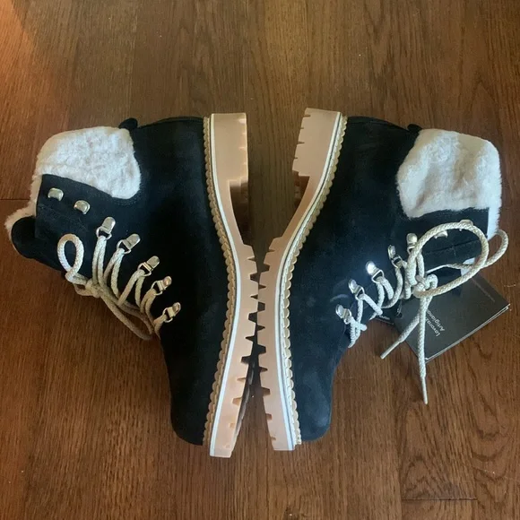 Montelliana NWT boots, beautiful quality and unworn. - Picture 11 of 13